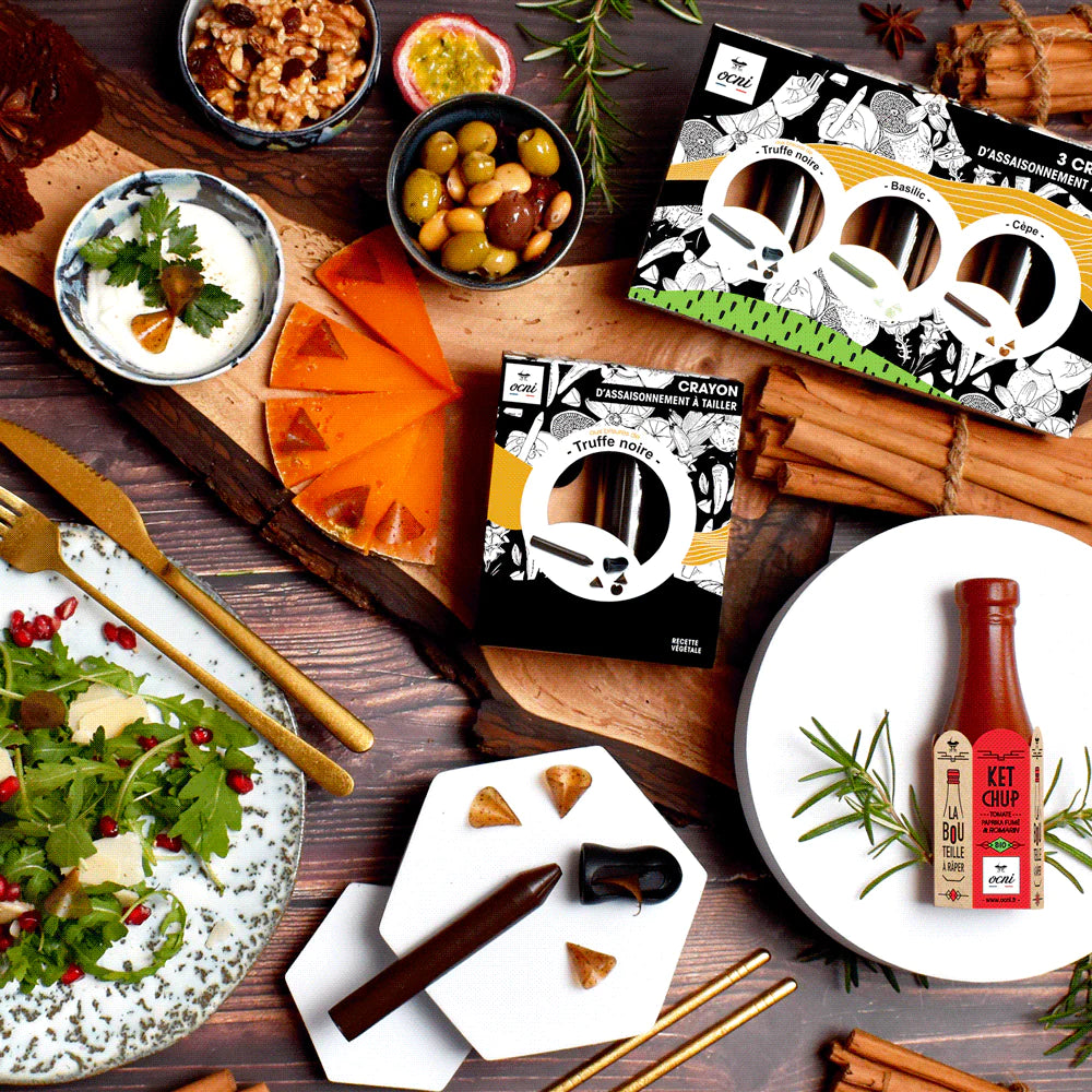 Copeaux délicats d'assaisonnements taillés, ajoutant une touche gourmet à un plat.