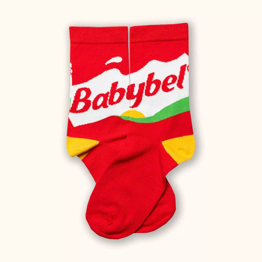 Chaussettes colorées avec logo Babybel®, taille 36-41, fabriquées en France, posées sur fond neutre pour souligner leur design unique et vibrant.