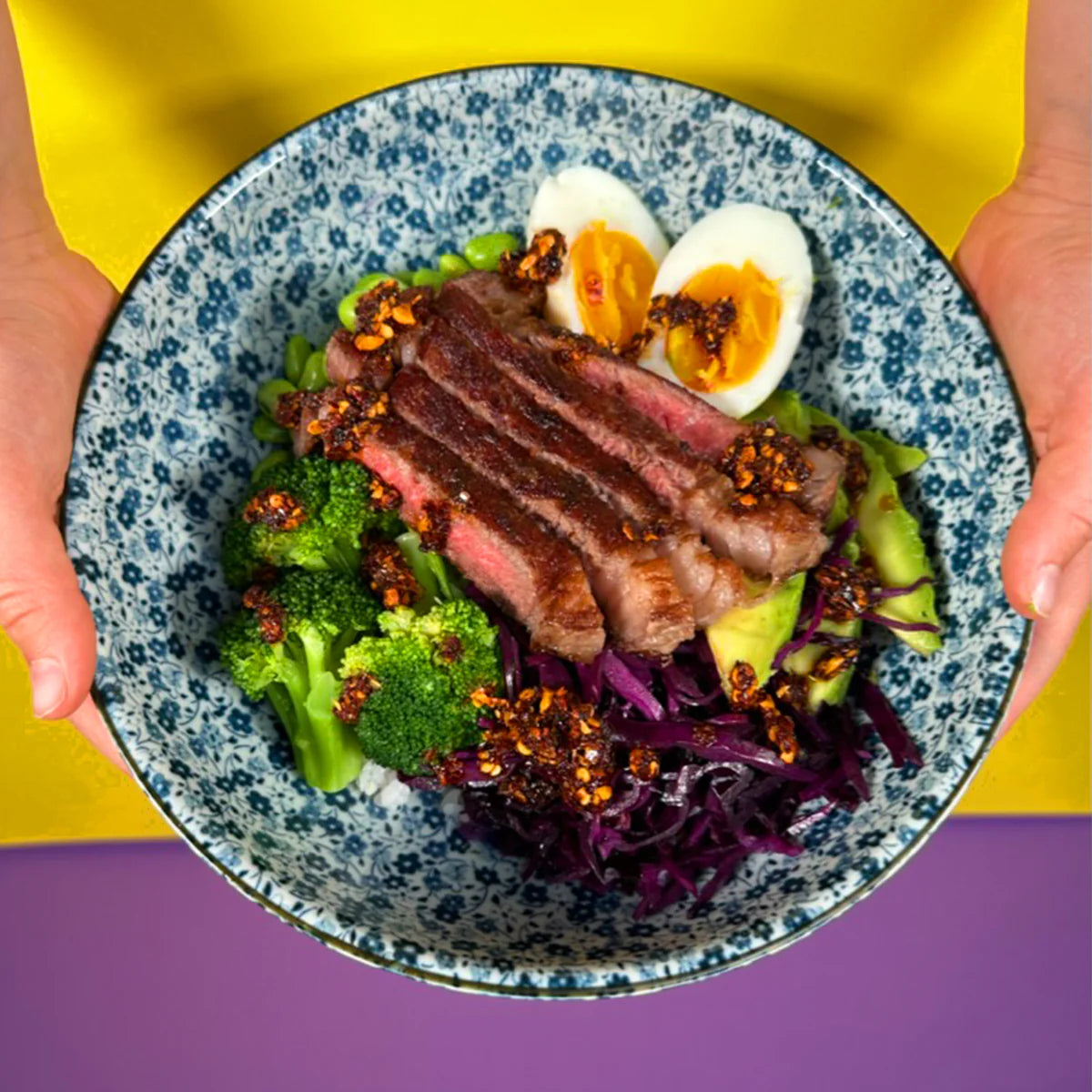 Plat de ramen assaisonné avec le Croustillant de Piment Noir de Pitamoon